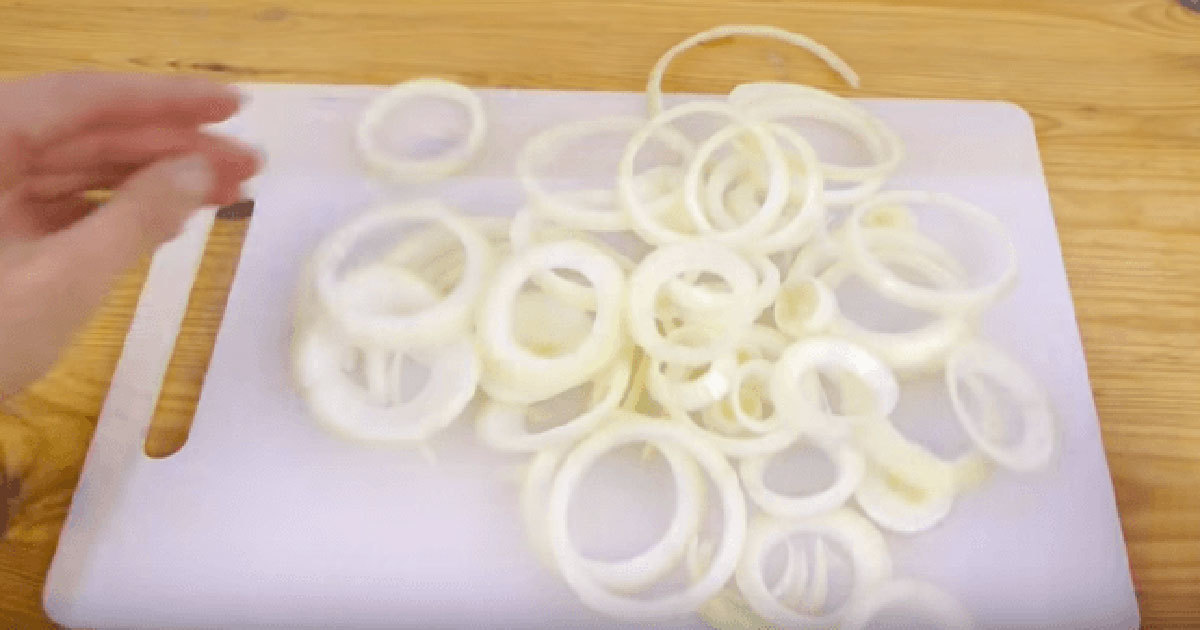 Discover the best way to cut onions with this genius trick
