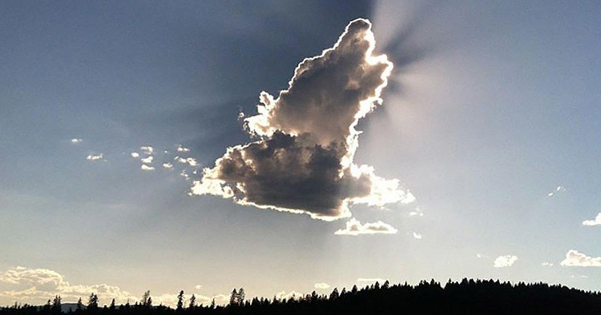 22-photos-of-clouds-that-looks-like-something-totally-different