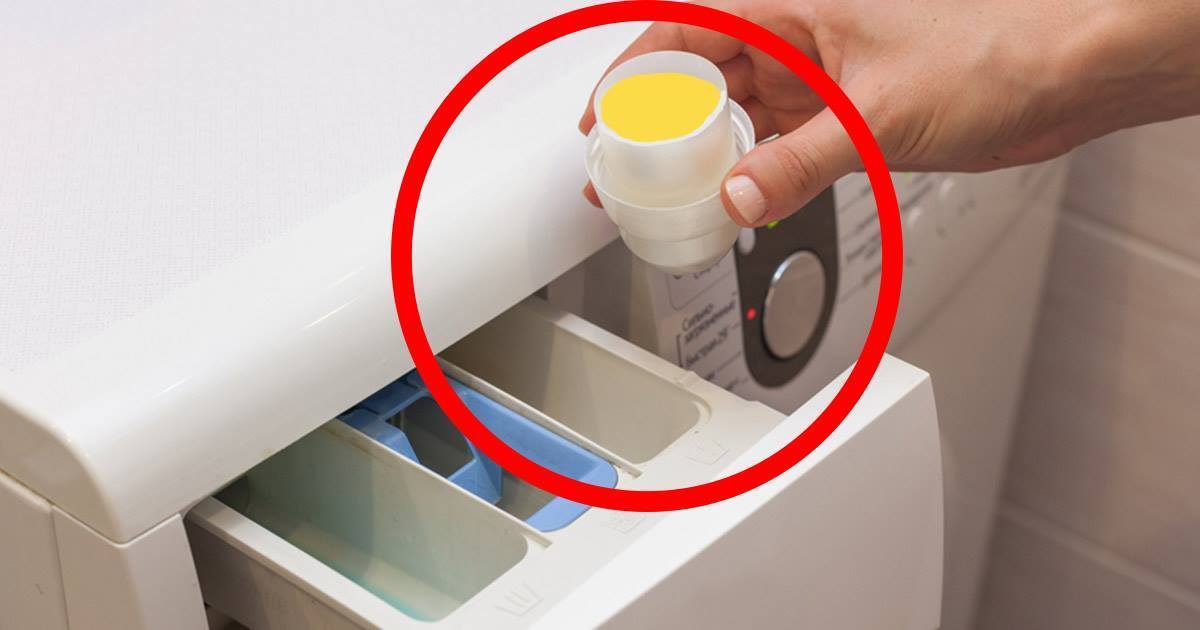 Pour a dash of vinegar in your washing machine and get rid of stains