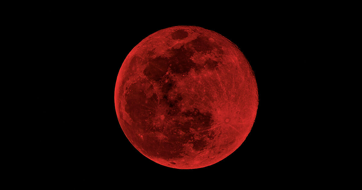 Blood moon Tonight you can see the longest total eclipse for 100 years