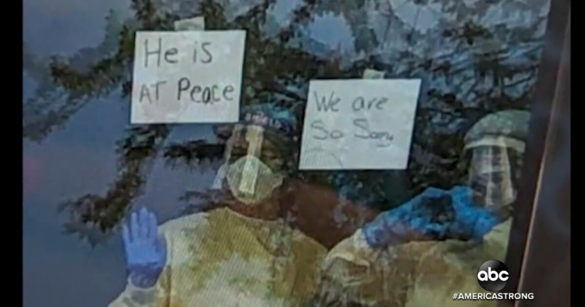Nurses share devastating note with COVID-19 patient's family