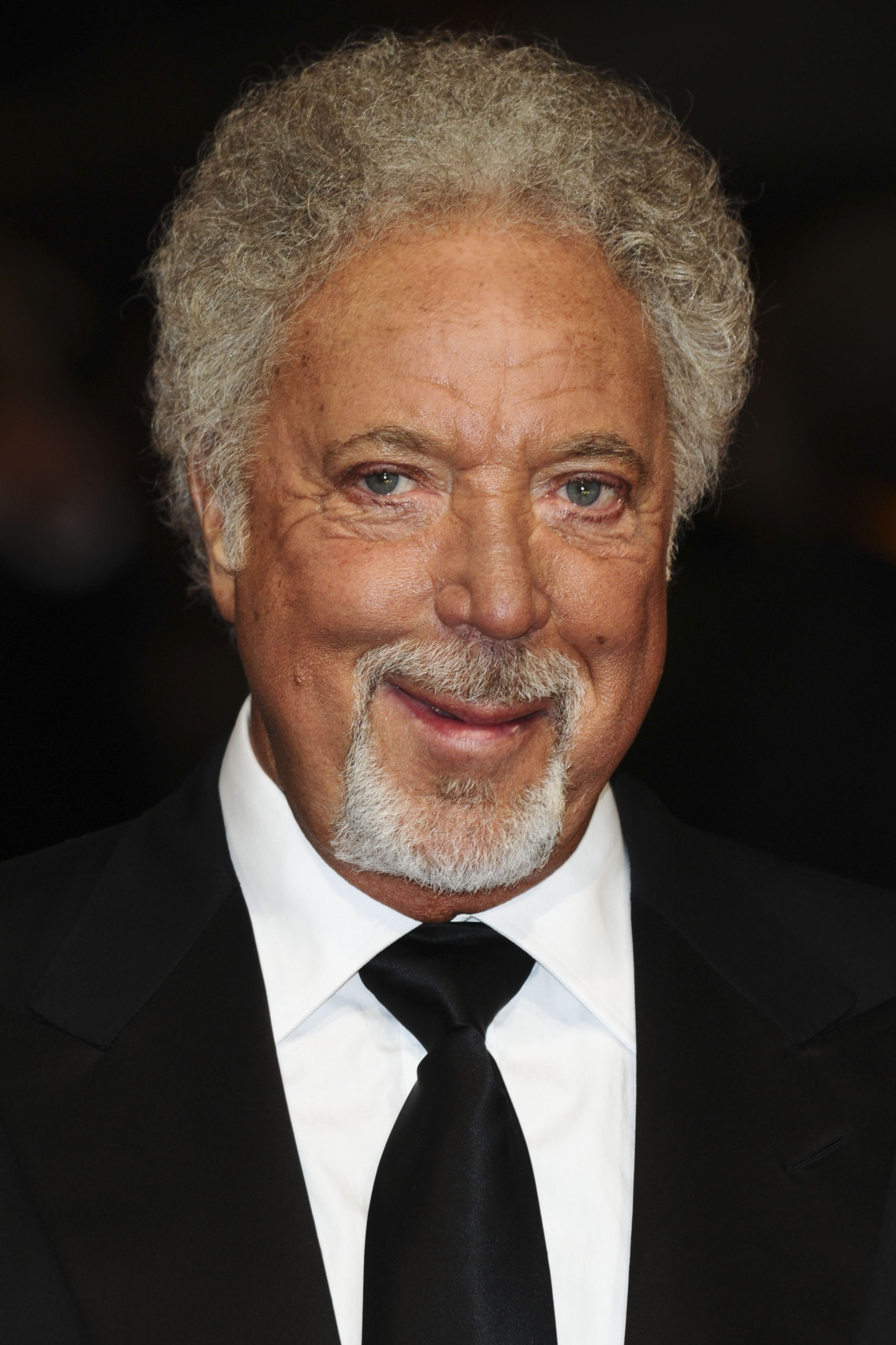 Tom Jones Opens Up About His Marriage And Love Life After Wifes Passing 