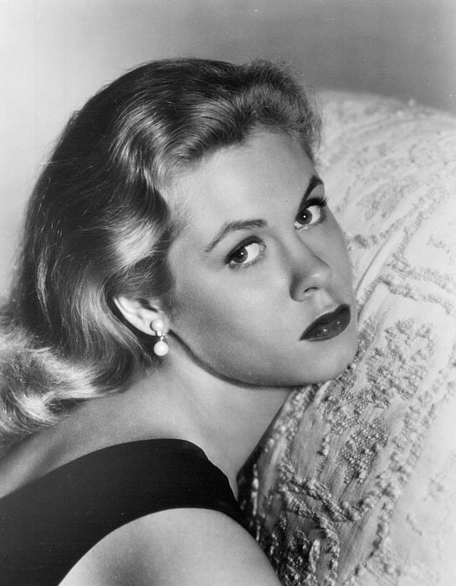 A Look Back At Elizabeth Montgomery's Career On What Would Have Been ...