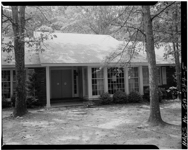 Former President Jimmy Carter lives in a house worth 210,000 and shops