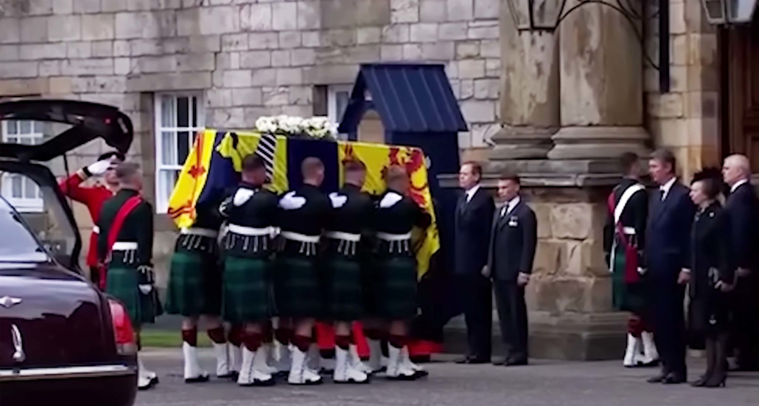 Queen elizabeth, coffin