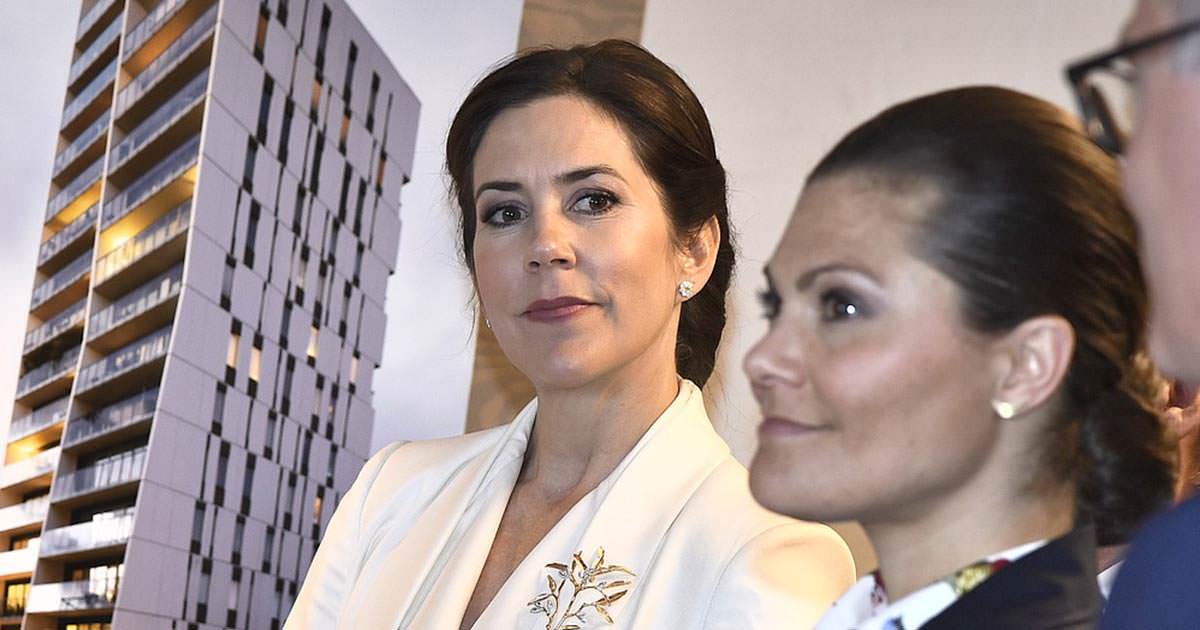 Kronprinsessan Mary och kronprinsessan Victoria.