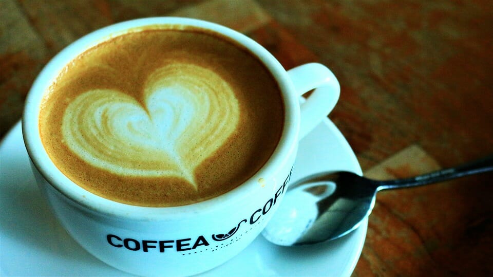 Kaffe med skumhjärta
