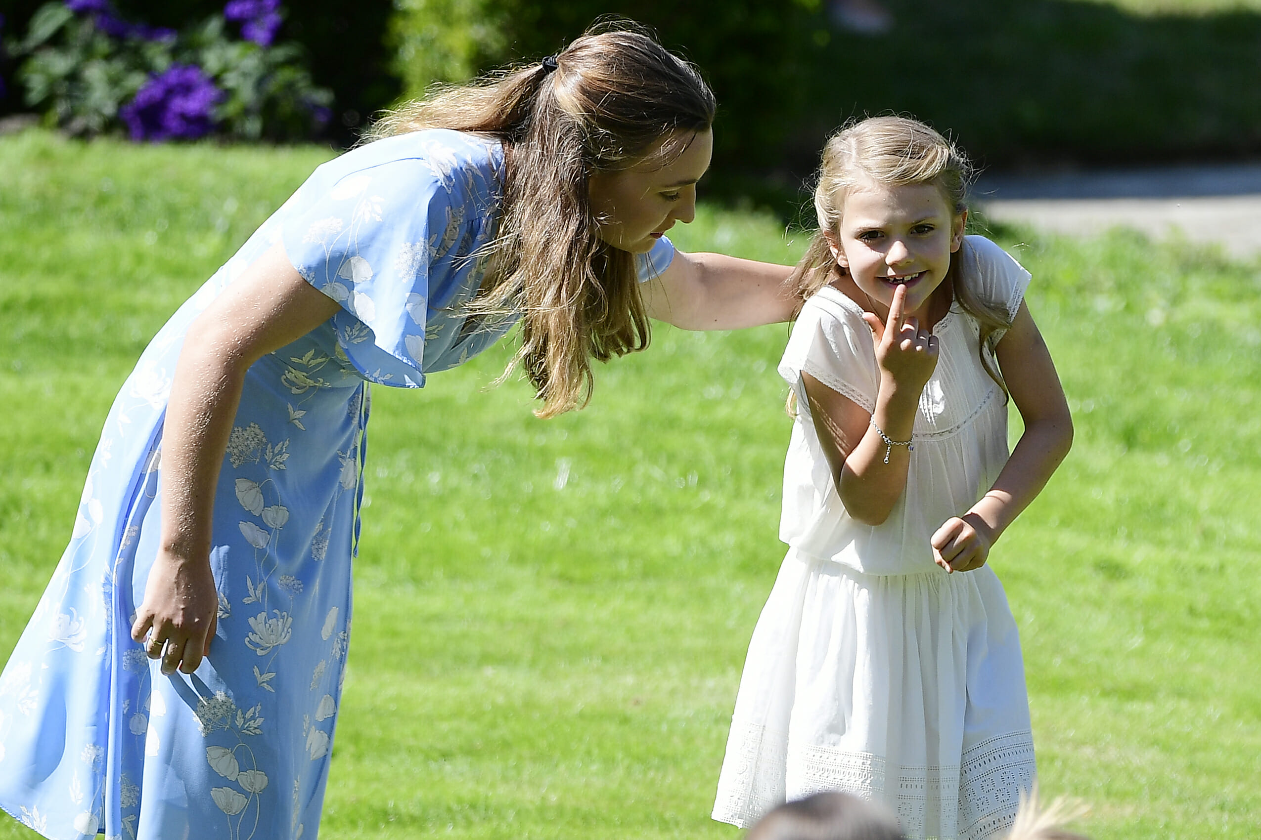BORGHOLM 2019-07-14 Prinsessan Estelle tillsamman med barnflickan Elvira under Victoria dagen 2019 Kronprinsessan Victoria fyller 42 Âr ,Kronprinsessan Victoria födelsedag firades traditionsenligt på Solliden Borgholm den 14 Juli