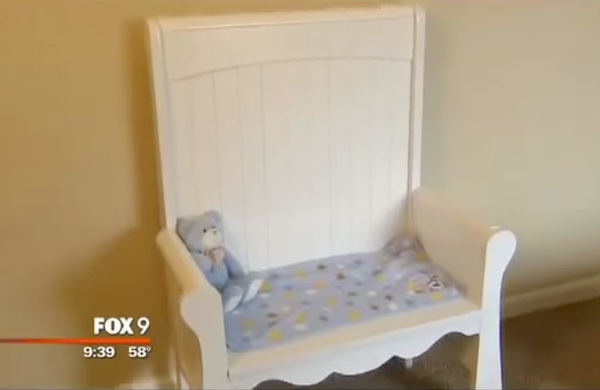 Na zdjęciu znajduje się przerobiona przez Geralda kołyska