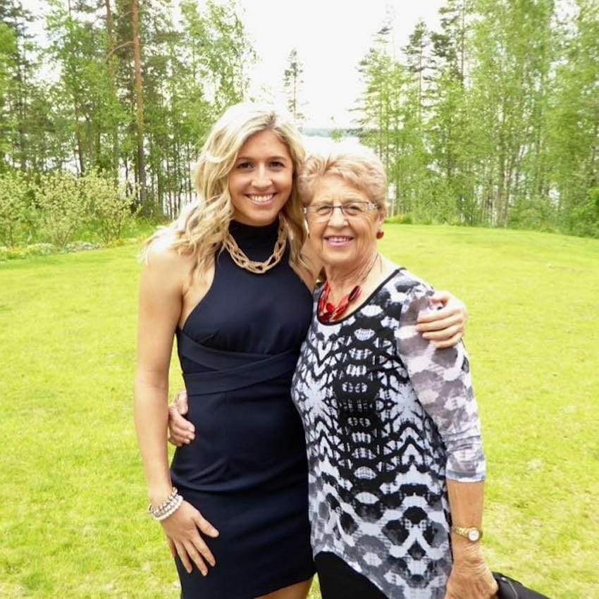 Holly Butcher z mamą