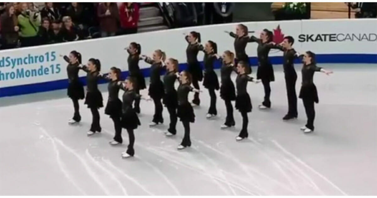 Grupa łyżwiarzy z Team Canada podczas swojego występu