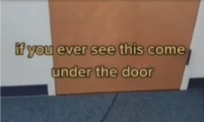 drzwi i podłoga