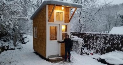 13-latek buduje swój własny domek za $1500: zobacz jak wygląda jego 8 metrowe dzieło