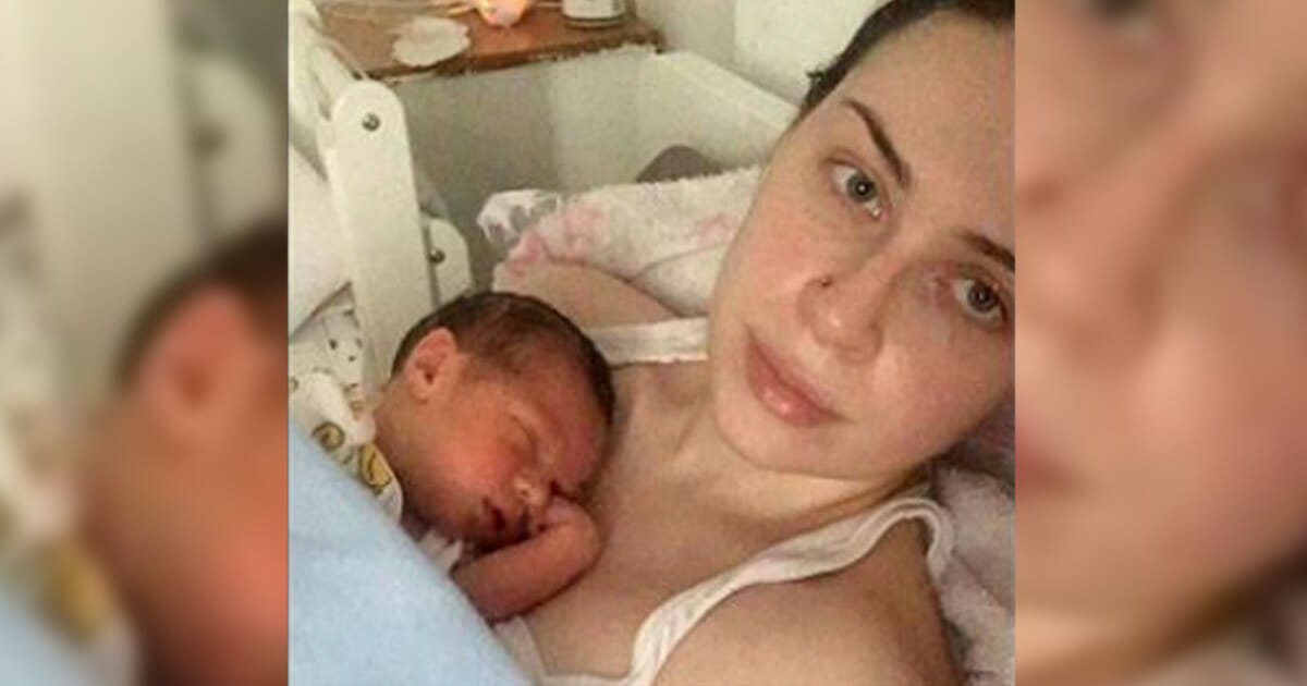Surun murtama äiti rukoilee naisia ottamaan yksinkertaisen testin 10 päivän  ikäisen vauvan kuoleman jälkeen