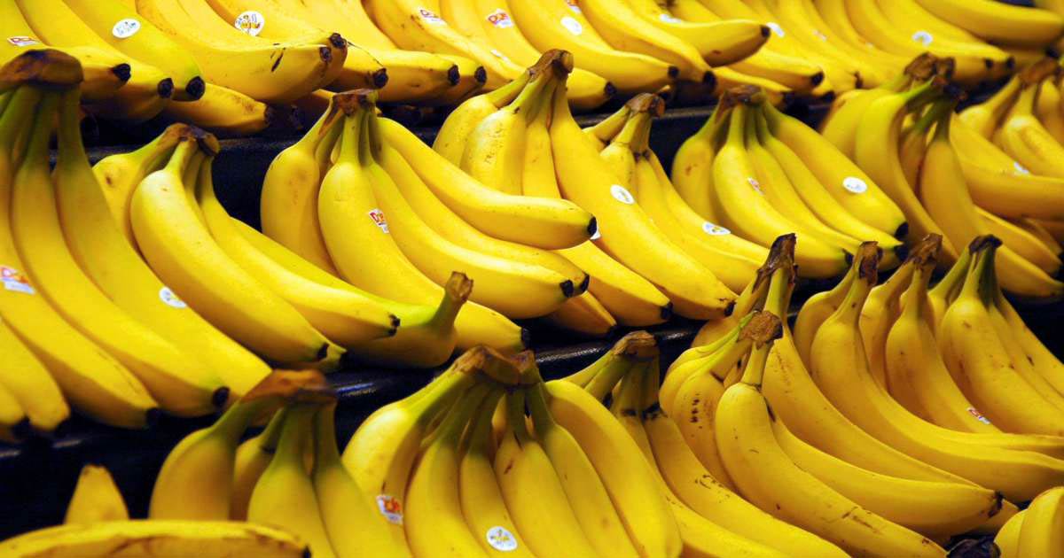 DAS passiert mit dem Körper, wenn man jeden Tag zwei Bananen isst.