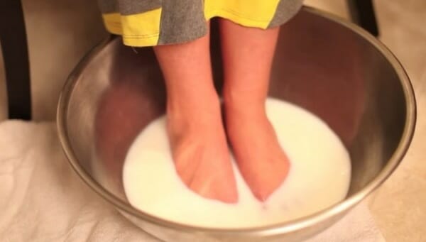 feet in milk