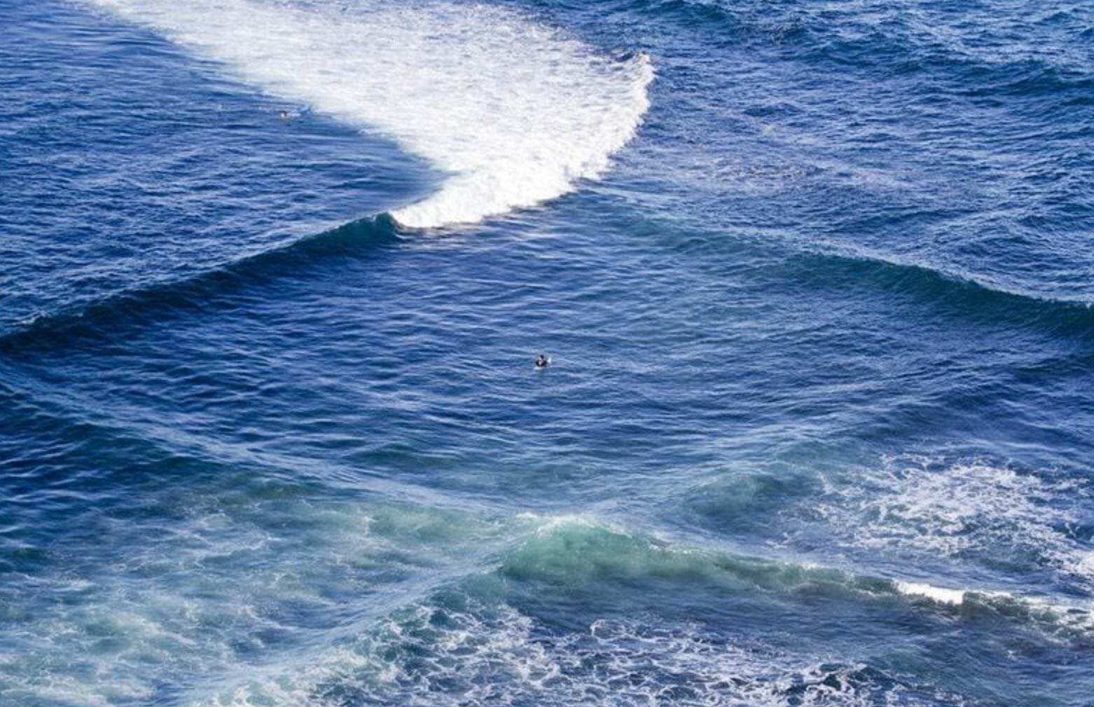 homem-fotografa-estranhas-ondas-quadradas-segundos-depois-ele-teme