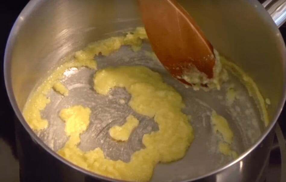 Фрикадельки с картофелем и соусом бешамель: традиционное шведское блюдо в новом исполнении