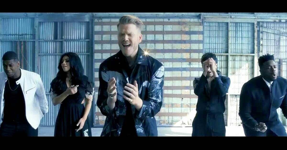 La nouvelle version de 'Sound of Silence' par Pentatonix étonne tout le